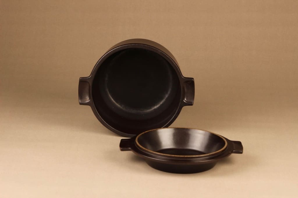 Arabia Liekki casserole with lid designer Ulla Procope 3