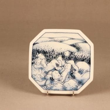 Arabia Kaamos seinälaatta, Finnair, suunnittelija Heljä Liukko-Sundström, Finnair, 8-kulmainen, tilaustyö