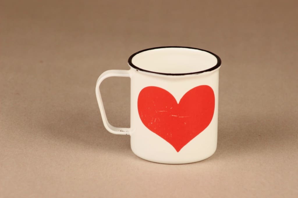 Finel Sydän muki, emali, suunnittelija Gunvor Olin-Grönqvist, emali, sydän kuva 2