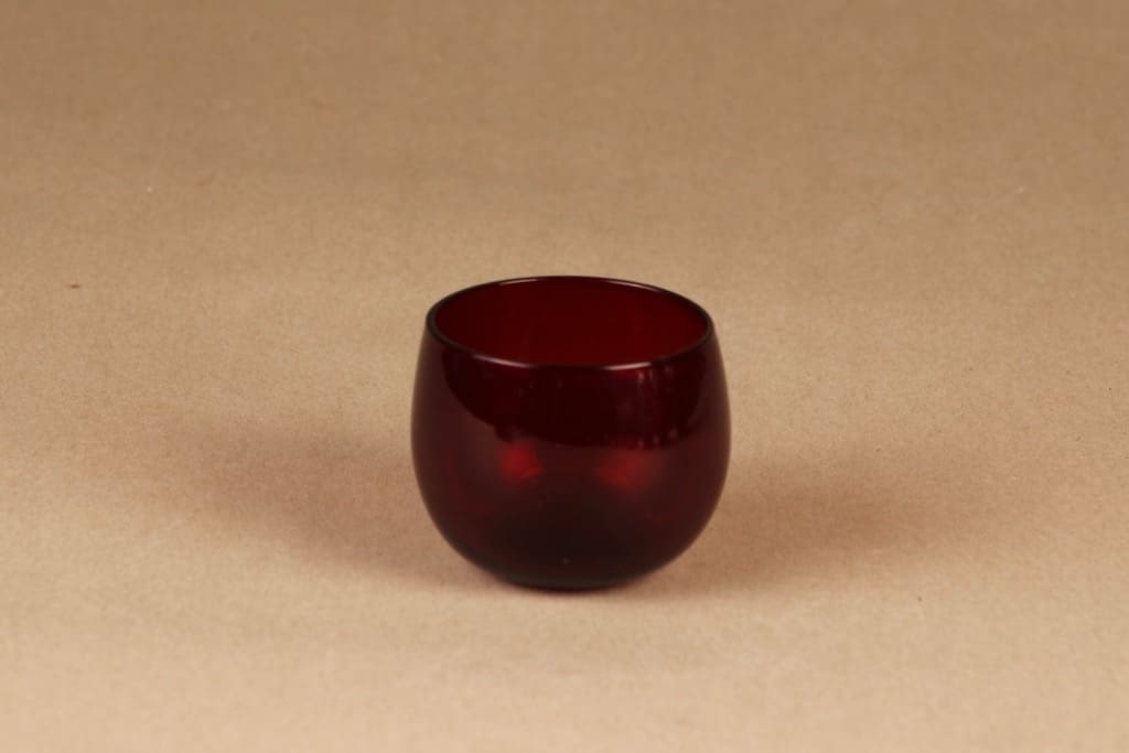 Nuutajärvi Marja lasi, rubiininpunainen, suunnittelija Saara Hopea, 1 dl