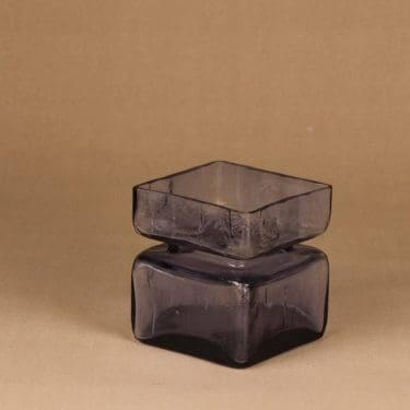 Riihimäen lasi Pala maljakko, neodymi, suunnittelija Helena Tynell,