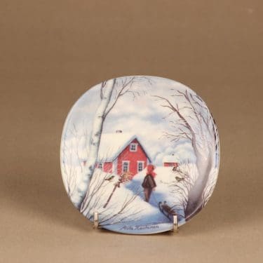 Arabia Kotiseudun talvi seinälautanen, suunnittelija Anita Rantanen-Siemers,