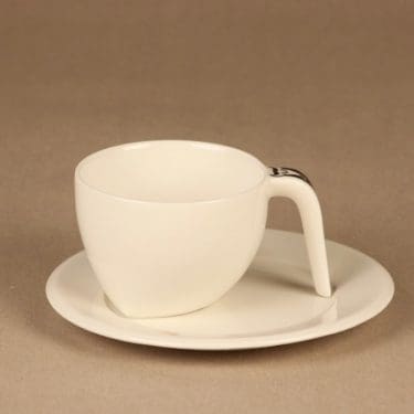 Arabia Ox kahvikuppi ja lautaset, valkoinen, suunnittelija Stefan Lindfors, moderni