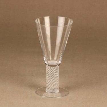 Nuutajärvi Filigran red wine glass designer Heikki Orvola