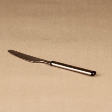 Hackman Elegia jälkiruokaveitsi, suunnittelija Ahti Majuri,