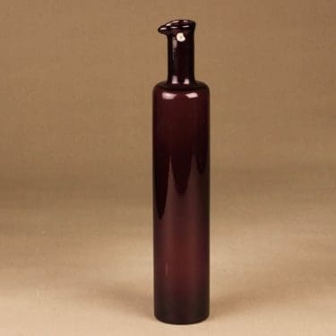 Riihimäen lasi 1735 koristepullo, signeerattu, suunnittelija Nanny Still, signeerattu, nokkapullo