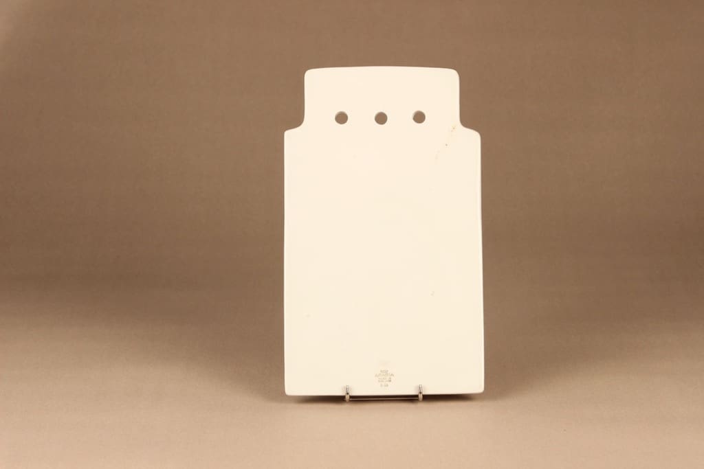 Arabia Pomona mansikka household plate, red, designer Raija Uosikkinen, silk screening, strawberry, chopping board, 2