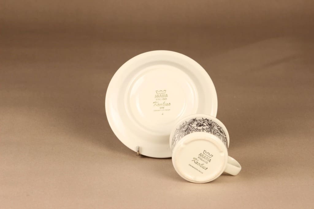 Arabia Krokus coffee cup and plates designer Esteri Tomula 4