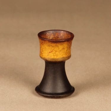 Arabia koriste-esine, signeerattu, suunnittelija Liisa Hallamaa, signeerattu, käsindreijattu