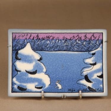 Arabia seinälaatta, Luonto nukkuu, suunnittelija Heljä Liukko-Sundström, Luonto nukkuu, tilaustyö