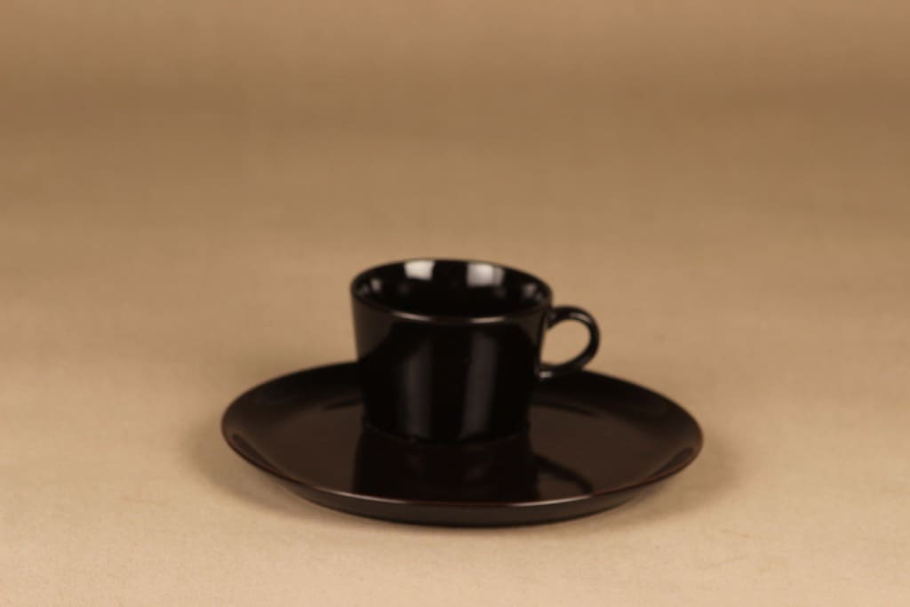 Arabia Kilta kahvikuppi ja erikoislautanen, TV-setti, suunnittelija Kaj Franck, TV-setti