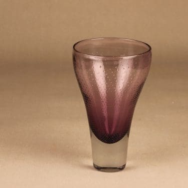 Nuutajärvi GN 12 maljakko, signeerattu, suunnittelija Gunnel Nyman, signeerattu, Signeerattu