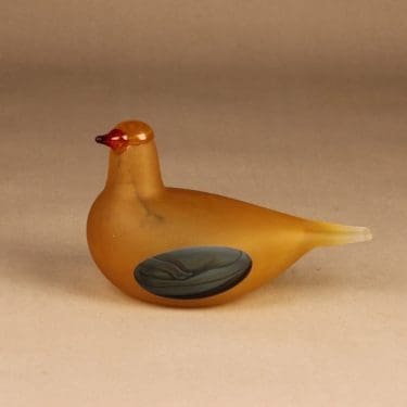 Nuutajärvi lintu , Kyyhky, matta, suunnittelija Oiva Toikka, Kyyhky, matta, signeerattu