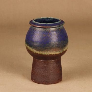 Arabia maljakko, käsinmaalattu, suunnittelija Liisa Hallamaa, käsinmaalattu, signeerattu