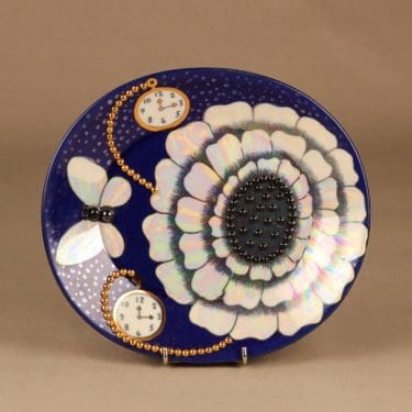 Arabia Elegance seinälautanen, helmikoristeltu, suunnittelija Birger Kaipiainen, helmikoristeltu