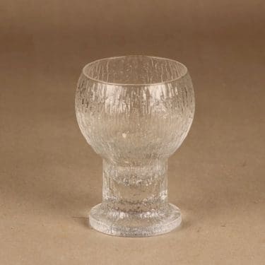 Nuutajärvi Kekkerit red wine glass designer Timo Sarpaneva