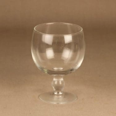 Nuutajärvi Lady beer glass designer Oiva Toikka