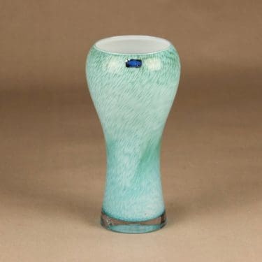 Nuutajärvi Pastoraali maljakko, vihertävä, suunnittelija Inkeri Toikka,