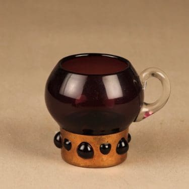 Kumela muki, metallivanteessa, suunnittelija Jan Salakari, metallivanteessa