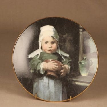 Arabia seinälautanen, Tyttö ruukun kanssa, suunnittelija Helene Schjerfbeck, Tyttö ruukun kanssa, serikuva, lapsiaihe