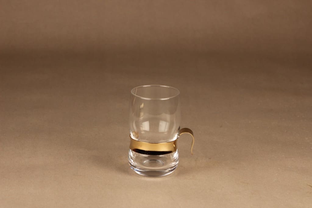 Iittala Paula teelasi, 30 cl, suunnittelija Jorma Vennola, 30 cl, metallikahva