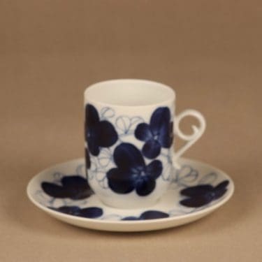 Arabia Elsa kahvikuppi, käsinmaalattu, suunnittelija Esteri Tomula, käsinmaalattu, signeerattu