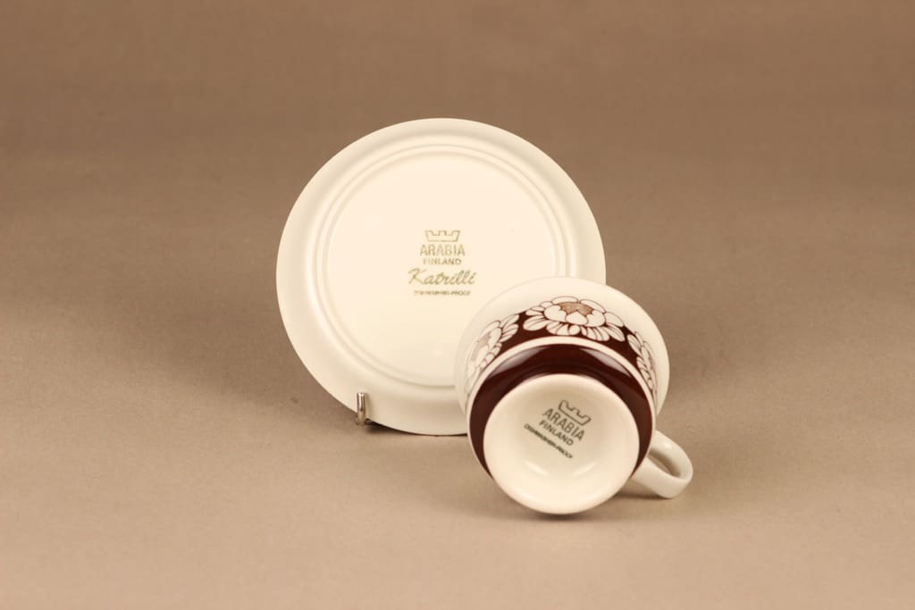 Arabia Katrilli kahvikuppi ja lautaset, ruskea, suunnittelija Esteri Tomula, kukka, serikuva kuva 4