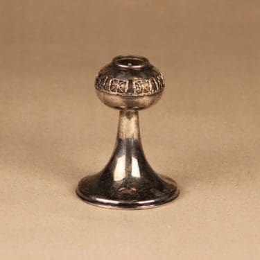 Turun Hopea Pitsi kynttilänjalka, hopeoitu, suunnittelija Pentti Sarpaneva, hopeoitu, hopeoitu