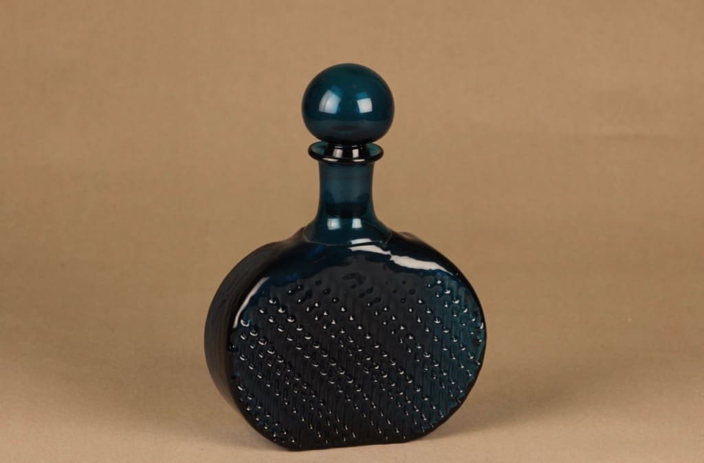 Riihimäen lasi Flindari suunnittelija Nanny Still