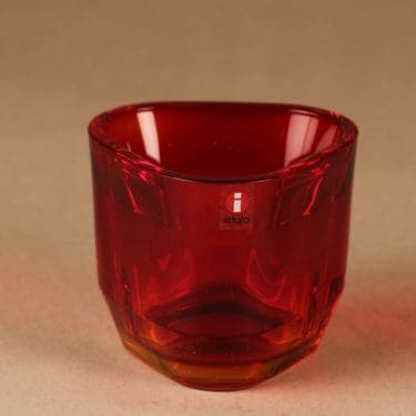 Iittala Tris tuikku , punainen, suunnittelija Alfredo Häberli,
