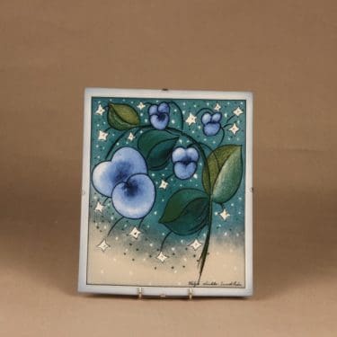 Arabia HLS seinälaatta, Nyt ja aina, suunnittelija Heljä Liukko-Sundström, Nyt ja aina, signeerattu