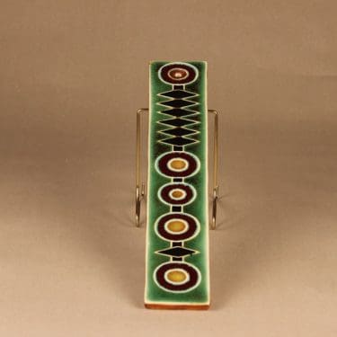 Arabia ornamentti seinätaulu, käsinmaalattu, suunnittelija Annikki Hovisaari, käsinmaalattu, Signeerattu