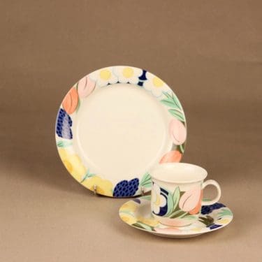 Arabia Poetica kahvikuppi suunnittelija Dorrit von Fieandt