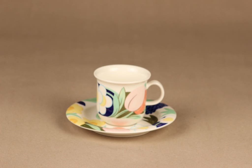 Arabia Poetica kahvikuppi suunnittelija Dorrit von Fieandt 1