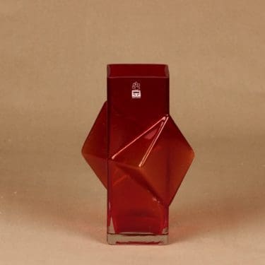 Riihimäen lasi Pablo maljakko, rubiininpunainen, suunnittelija Erkkitapio Siiroinen,