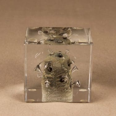 Nuutajärvi vuosikuutio, 1979, suunnittelija Oiva Toikka, 1979, signeerattu, numeroitu