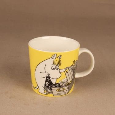 Arabia Muumi muumimuki, Niiskuneiti, suunnittelija Tove Jansson/Tove Slotte-Elevant, Niiskuneiti  , muumimuki, muumi