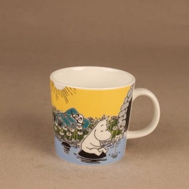 Arabia Muumi Sesonkimuki 2015, Hetki rannalla, suunnittelija , Hetki rannalla, muumimuki, muumi