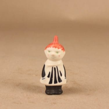 Arabia muumi figuuri, Pikku Myy, suunnittelija Tuulikki Pietilä, Pikku Myy, käsinmaalattu