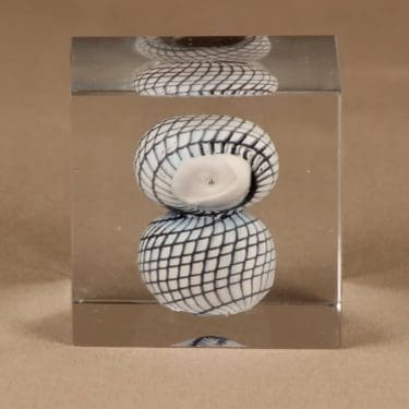 Nuutajärvi vuosikuutio, 2012, suunnittelija Oiva Toikka, 2012, signeerattu, numeroitu