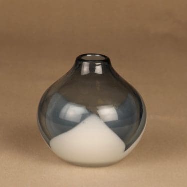 Riihimäen lasi maljakko, signeerattu, suunnittelija Sakari Pykälä, signeerattu