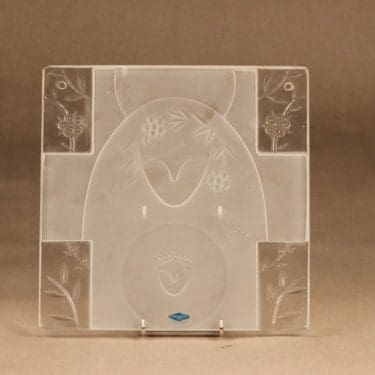 Nuutajärvi Madonna ikkunakoriste, kirkas, matta, suunnittelija Kerttu Nurminen, lapsi