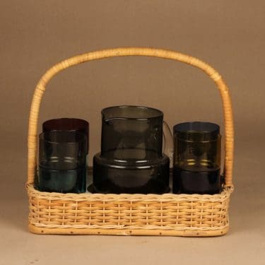 Nuutajärvi 1618, 1718 mehuastiasto kaadin ja lasit 8 kpl, 1 I, 2.5 dl, 1+8 kpl, suunnittelija Saara Hopea, 1 I, 2.5 dl