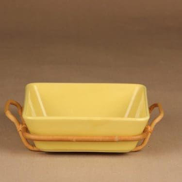 Arabia Kilta serving plate with rattan designer Kaj Franck