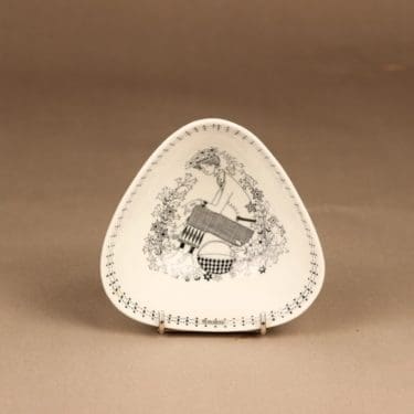 Arabia Emilia bowl triangular designer Raija Uosikkinen