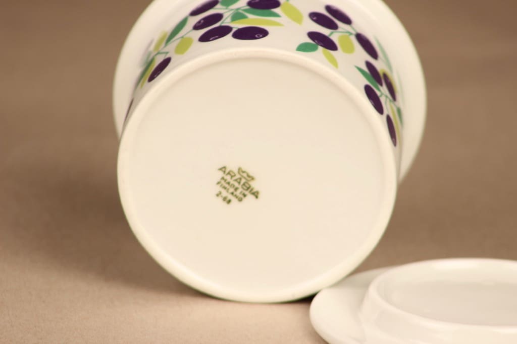 Arabia Pomona mustikka purnukka, kannellinen, suunnittelija Raija Uosikkinen, kannellinen, serikuva, marja, retro kuva 3