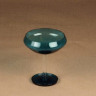 Riihimäen lasi Harlekiini jälkiruokakulho, jalallinen, suunnittelija Nanny Still, jalallinen