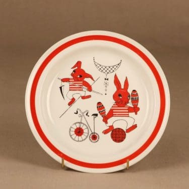 Arabia Sirkus lasten lautanen, punainen, suunnittelija Kaarina Aho,