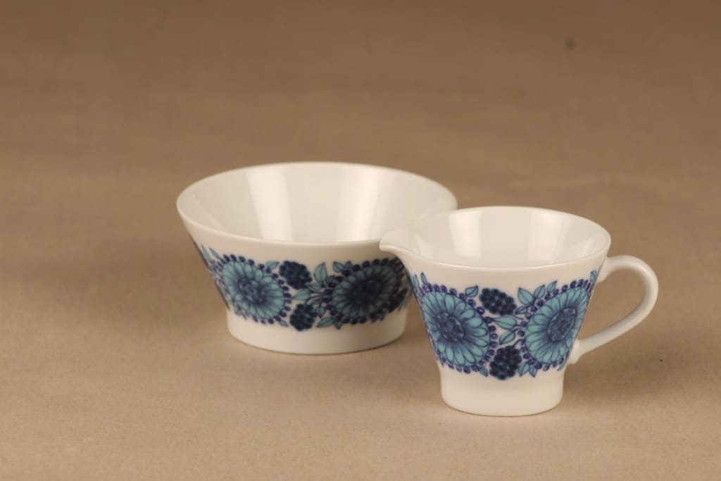 Arabia Johanna sugar bowl and creamer designer Raija Uosikkinen