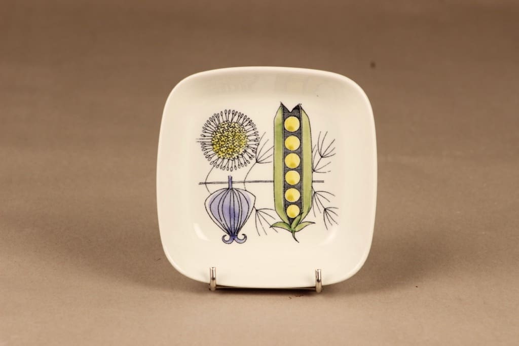 Arabia Vegeta bowl, hand-painted designer Esteri Tomula